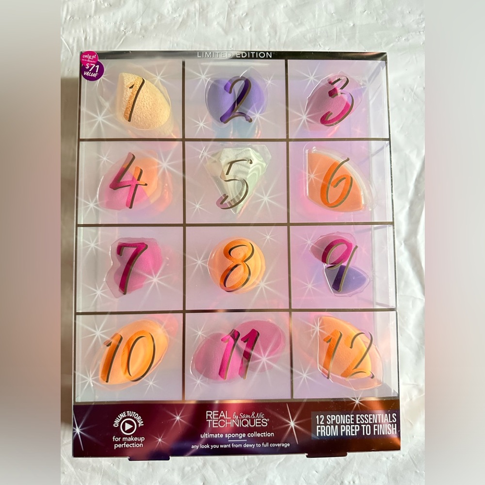 NWT Real Techniques 12 Sponge Essentials Kit